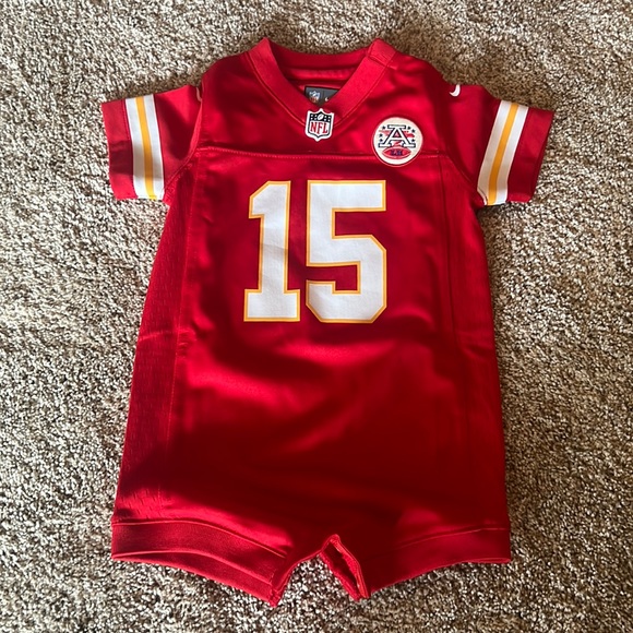 6/9 month Mahomes KC CHIEFS Jersey - Picture 2 of 7